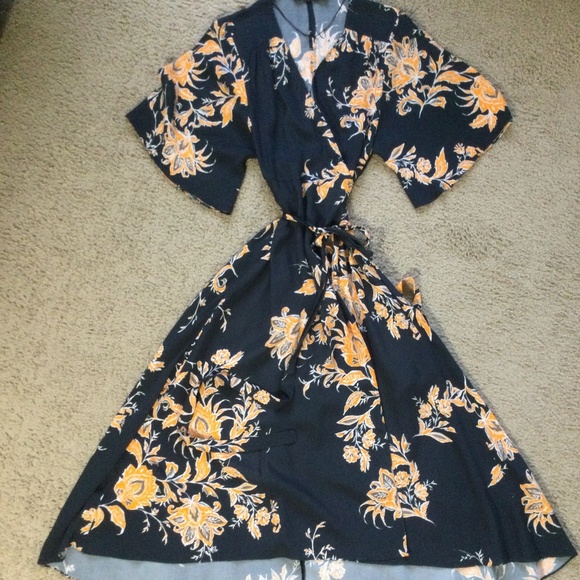 Zara Flutter Sleeve Wrap Dress - Picture 3 of 9